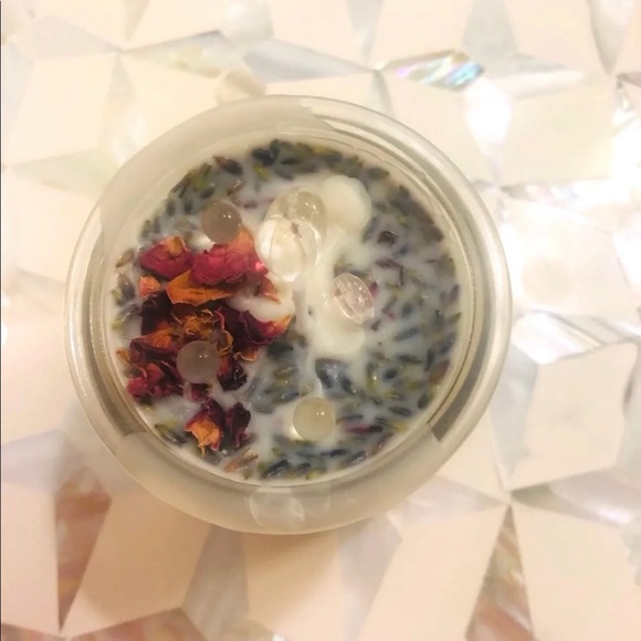 HOST PICK! 🌙NWT Rose & Quartz Candle - Picture 3 of 3